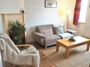 Central 3 Bed House with Parking